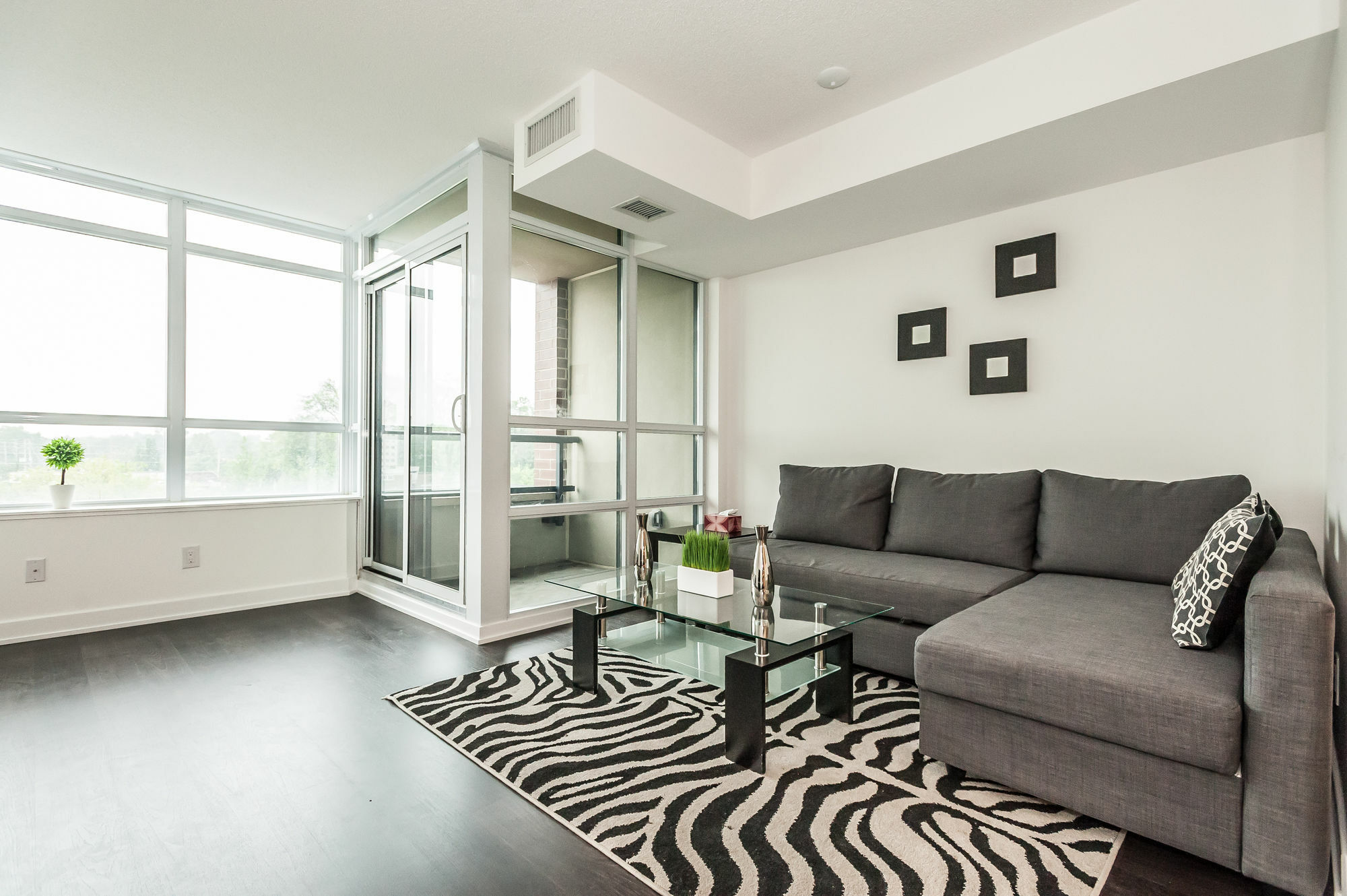 Life Suites - Fort York Central Condo トロント エクステリア 写真
